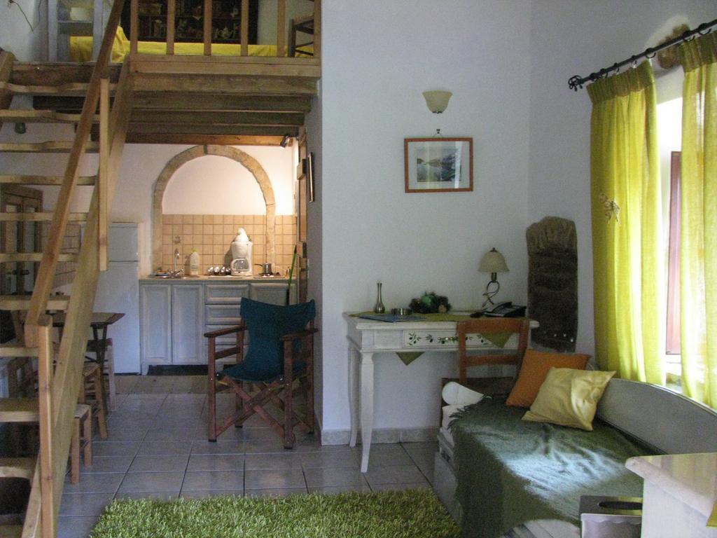 Porfyrousa Traditional Hotel Milopotamos  Ngoại thất bức ảnh