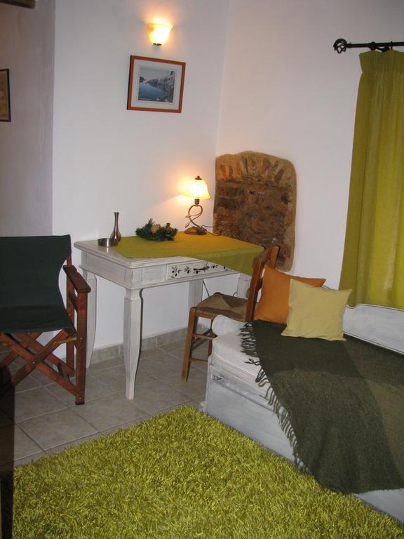 Porfyrousa Traditional Hotel Milopotamos  Ngoại thất bức ảnh